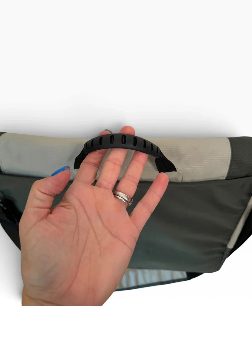 Lowepro Slim Factor M Laptop Messenger Shoulder Bag Padded Fits 14” Laptop NWOT
